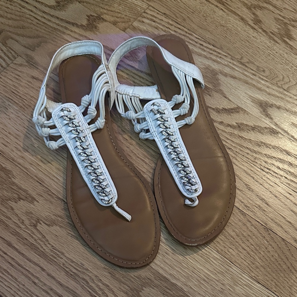 Elegant White Sandals with Beaded Detail